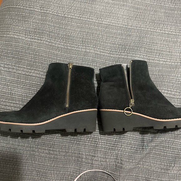 Vionic || Hazal Wedge Water Repellent Ankle Bootie - Picture 5 of 12